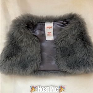 🎉HP🎉.    FAUX FUR VEST NB